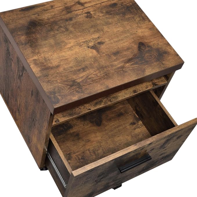 Oak + Metal + Synthetic Wood
