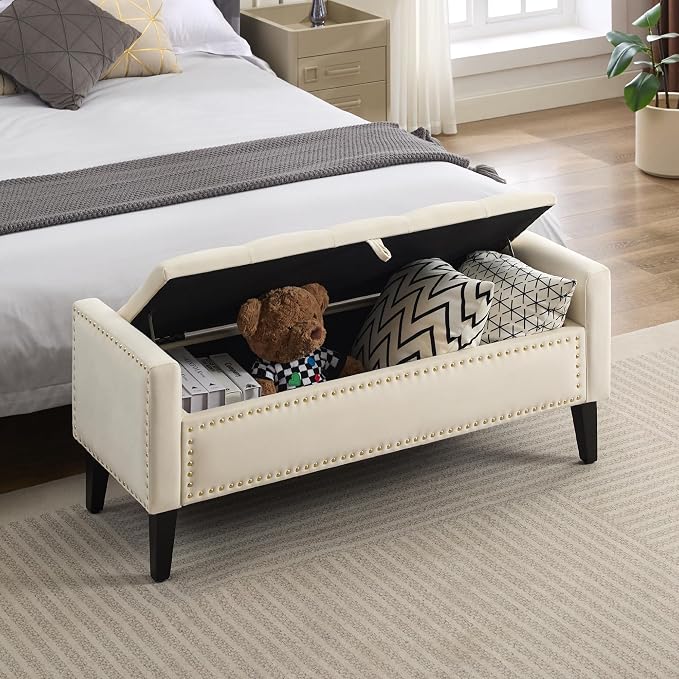 Beige-gold Rivet