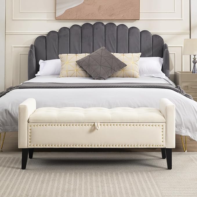 Beige-gold Rivet